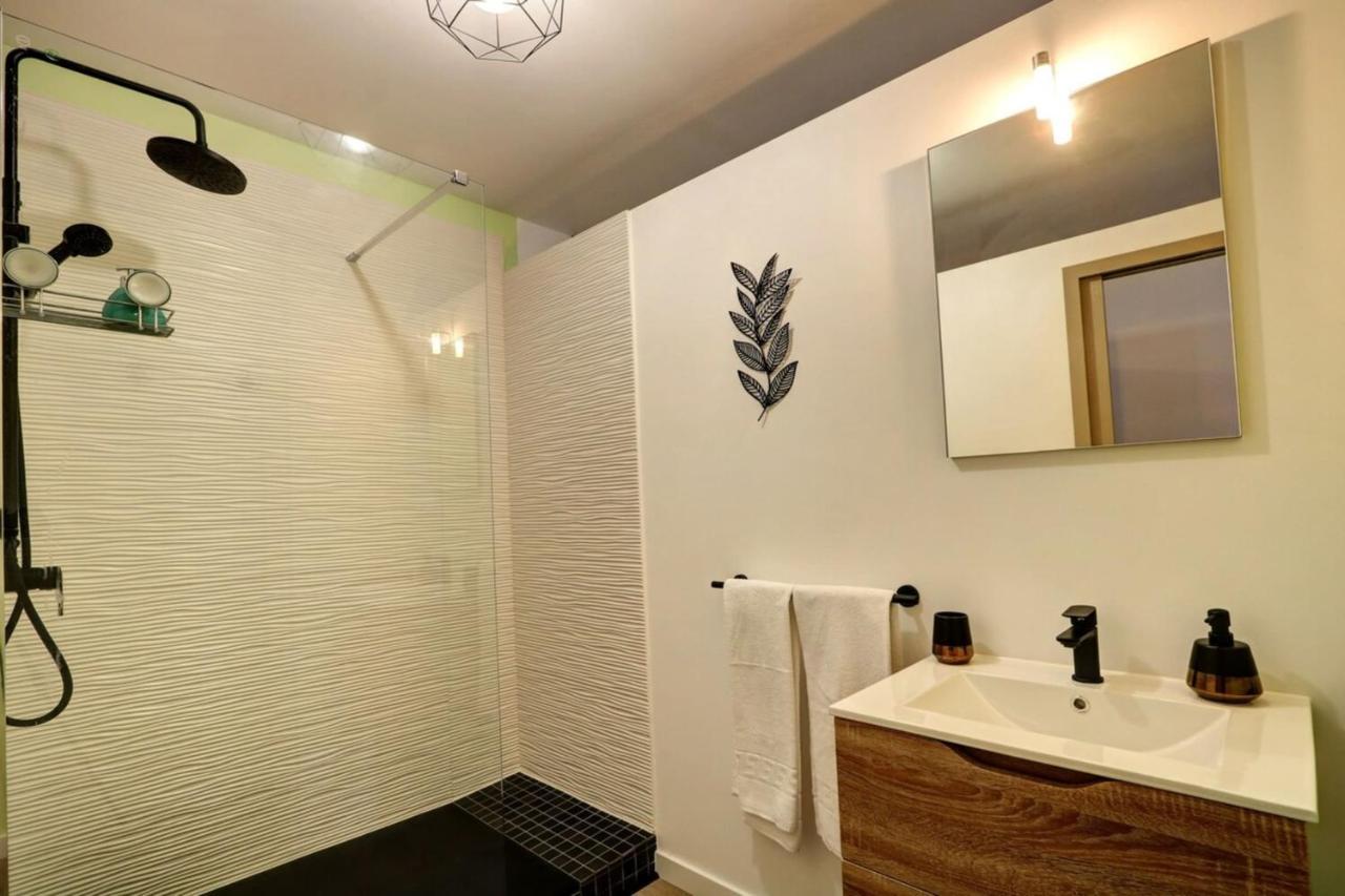Вилла Fleur De Palmier - Appt T4 Ла-Салин-ле-Бен Экстерьер фото